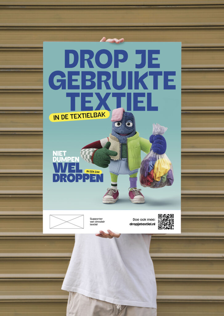 Poster A-staand drop je gebruikte textiel, Stichting UPV Textiel